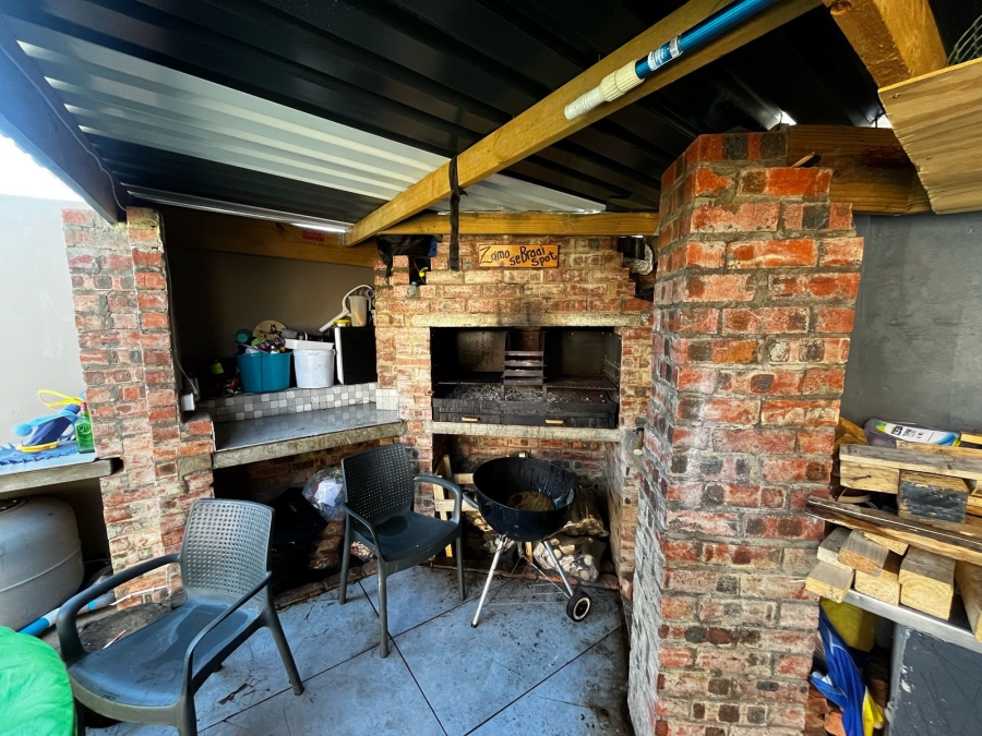3 Bedroom Property for Sale in Esselenpark Western Cape